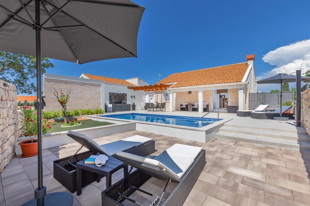 Apartment Holiday Home Doma, Cilipi Near Dubrovnik Екстериор снимка