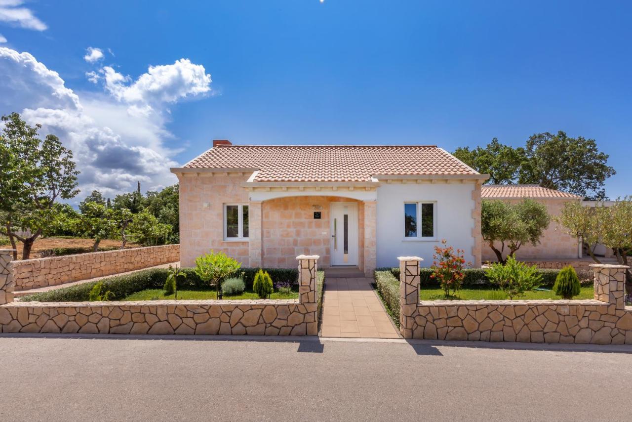 Apartment Holiday Home Doma, Cilipi Near Dubrovnik Екстериор снимка