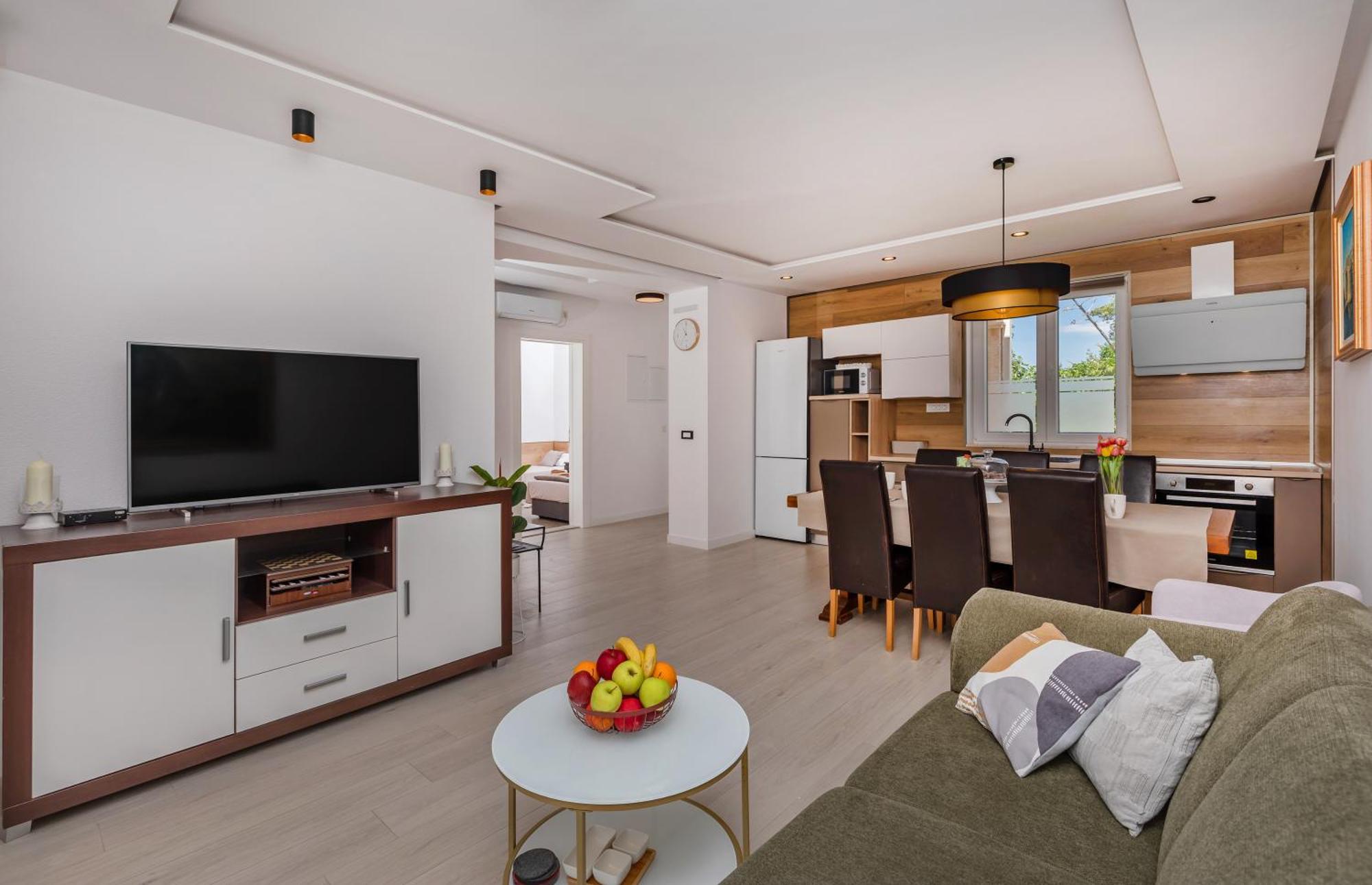 Apartment Holiday Home Doma, Cilipi Near Dubrovnik Стая снимка